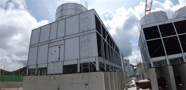 封閉式冷卻塔和開放式冷卻塔之間的性能比較(常見冷